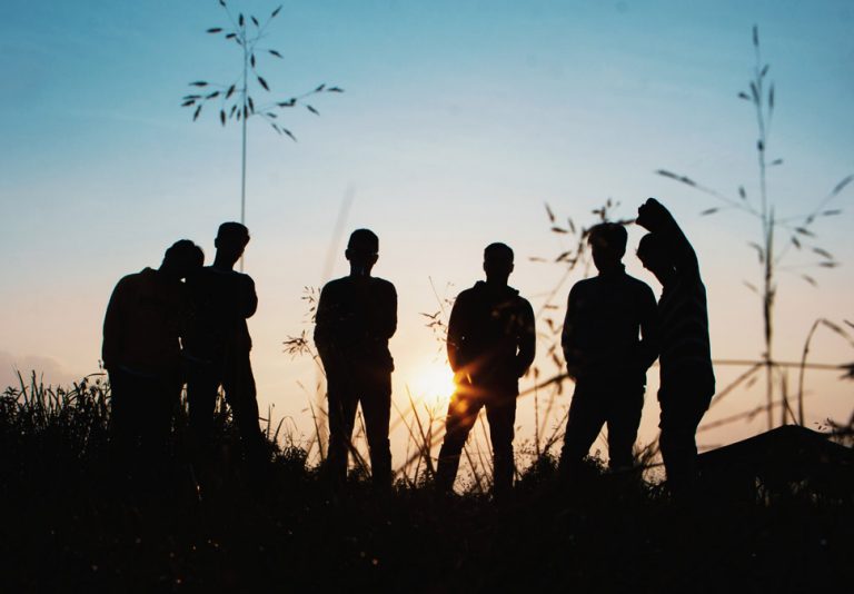 grupo de jóvenes